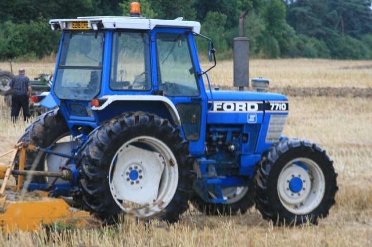 Ford 7710