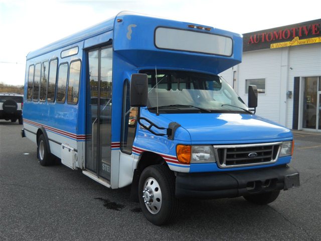 Ford Bus