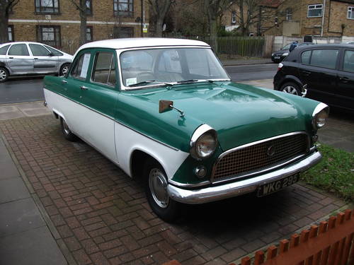 Ford Consul