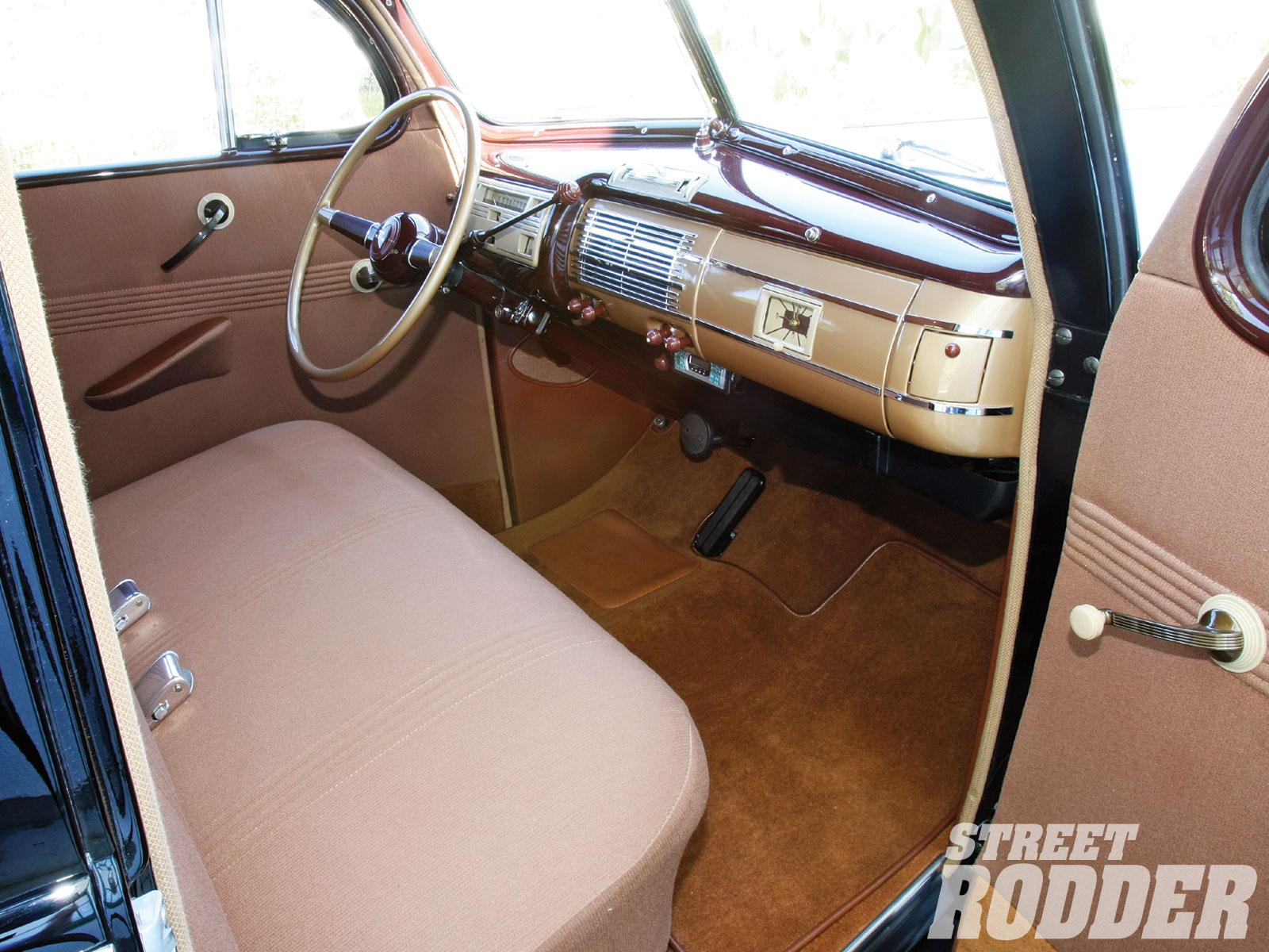 Ford Deluxe