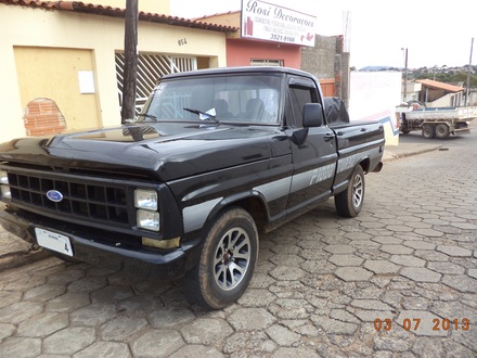 Ford F-1000
