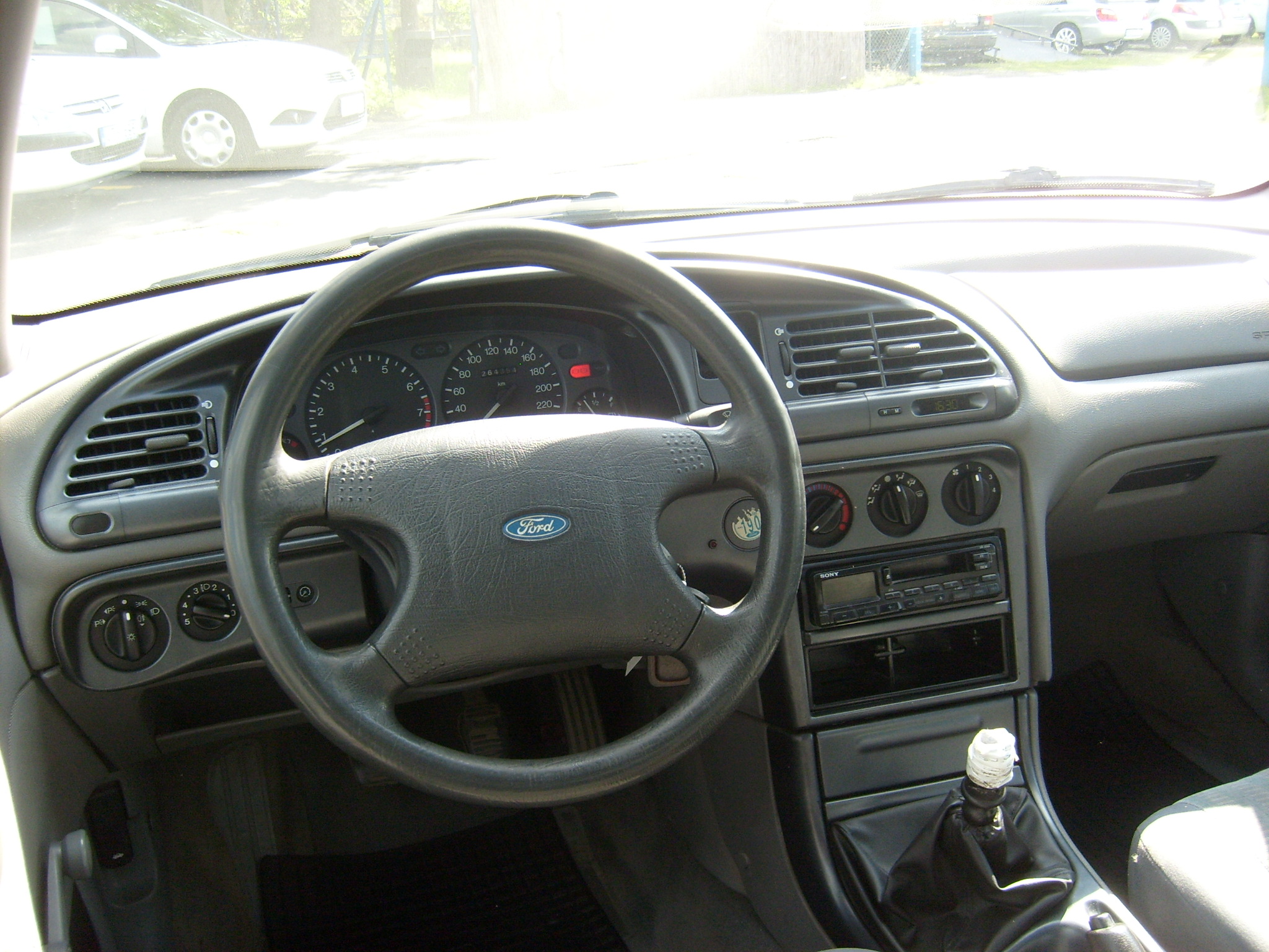 Ford Mondeo 1.6 16v