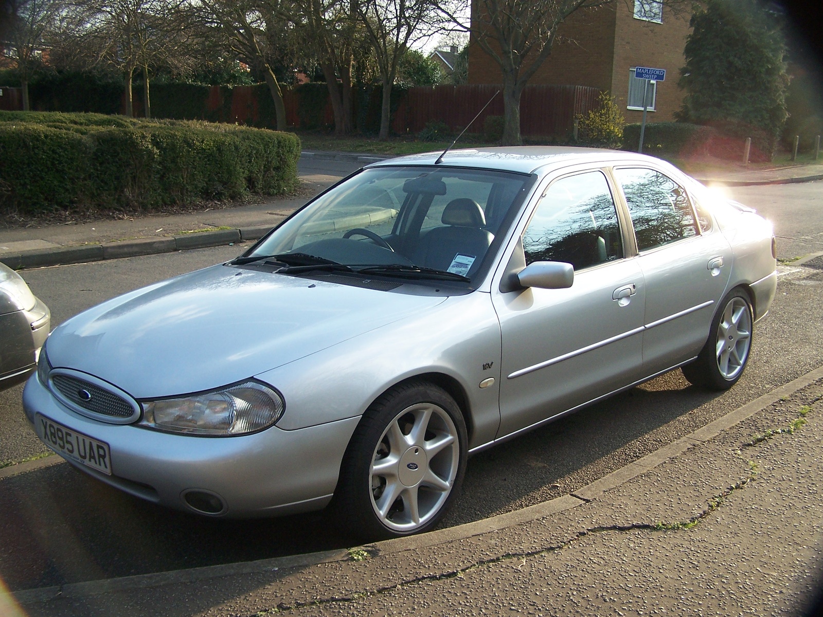 Ford Mondeo 18 Td Ford Mondeo 18 Td