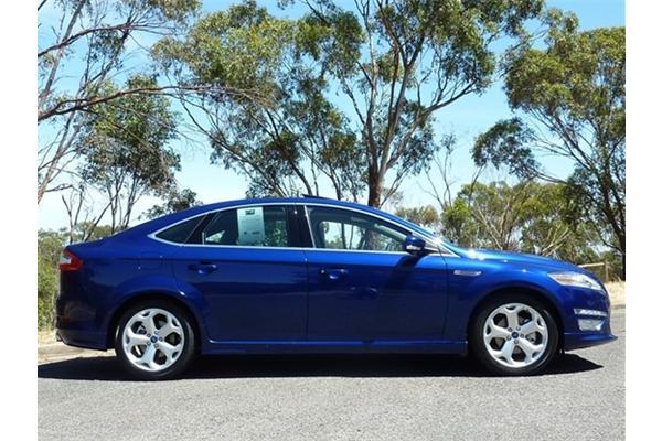 Ford Mondeo Blue