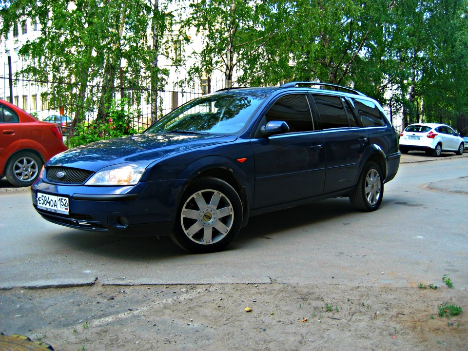 Ford Mondeo Blue