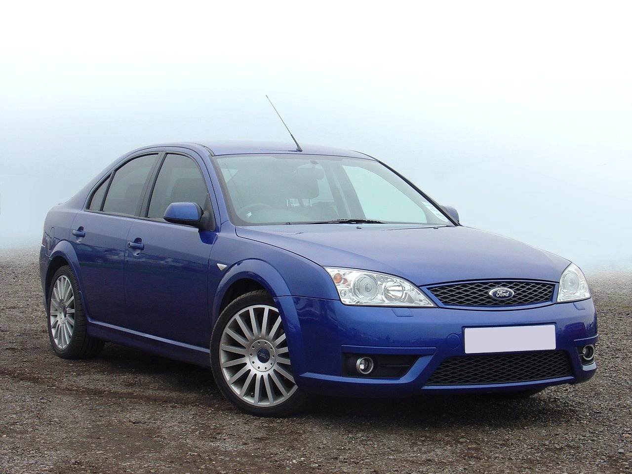 Ford Mondeo Deep Impact Blue