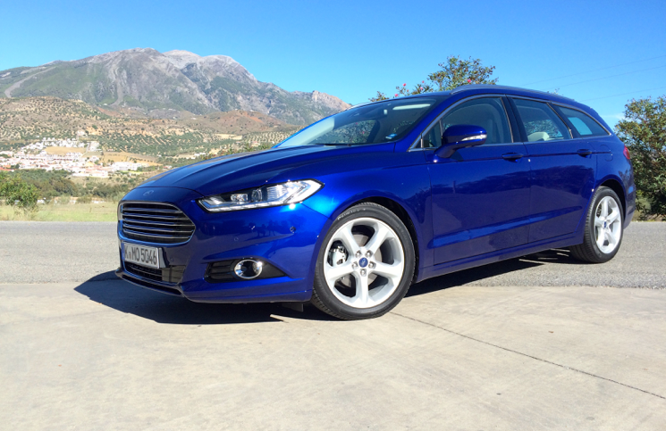 Ford Mondeo Deep Impact Blue