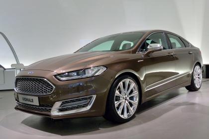 Ford Mondeo Hybrid 2015