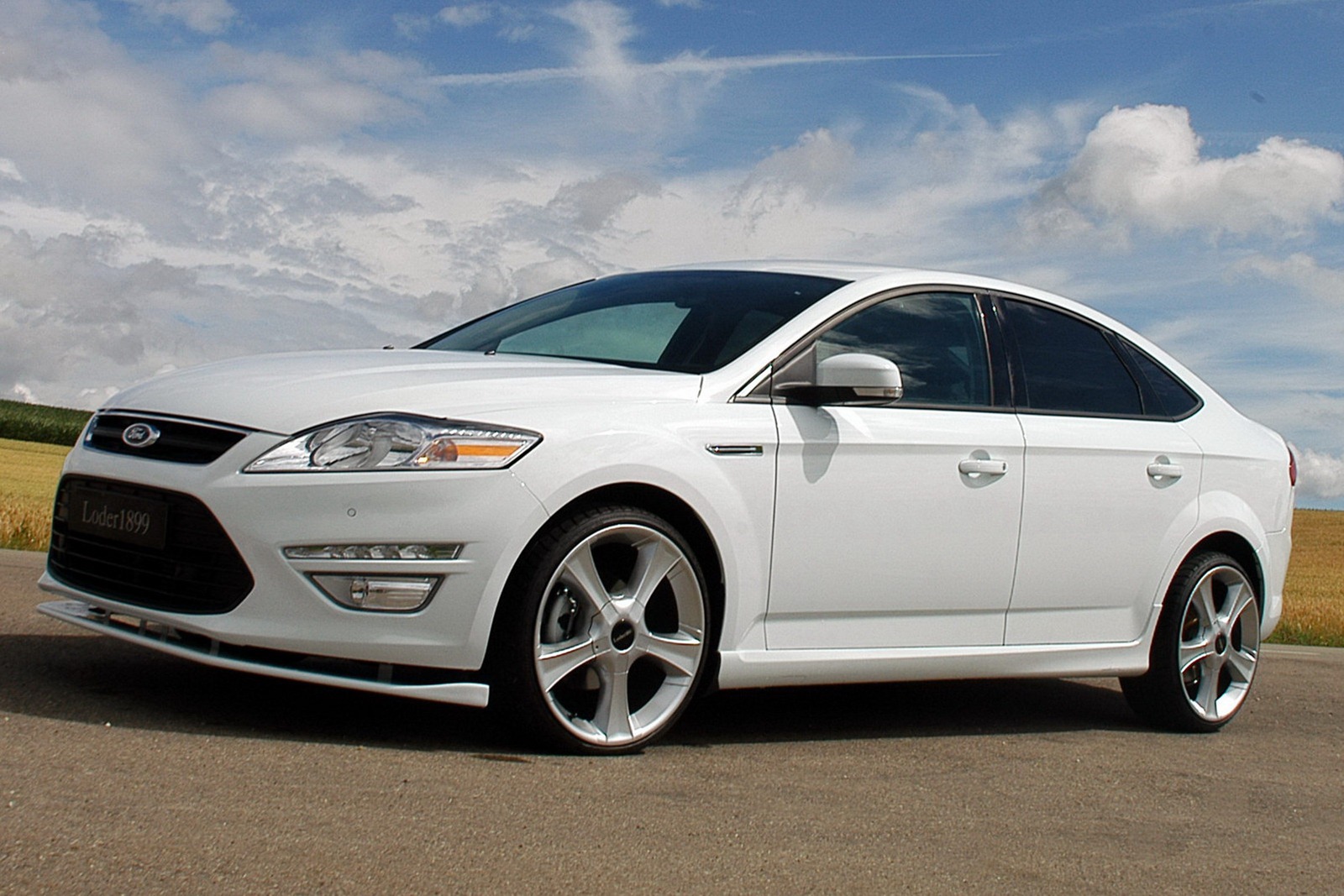 Ford Mondeo Hybrid 2015