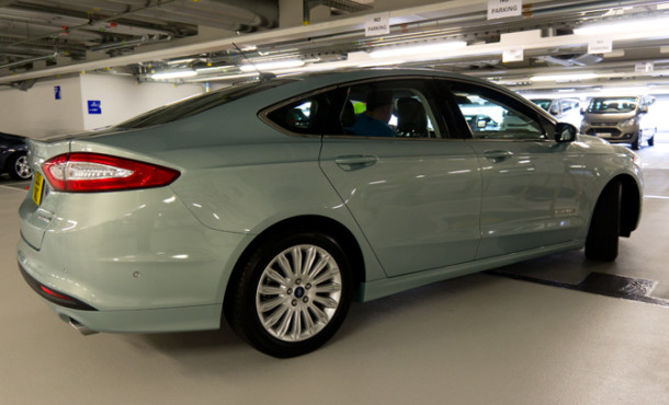 Ford Mondeo Hybrid 2015