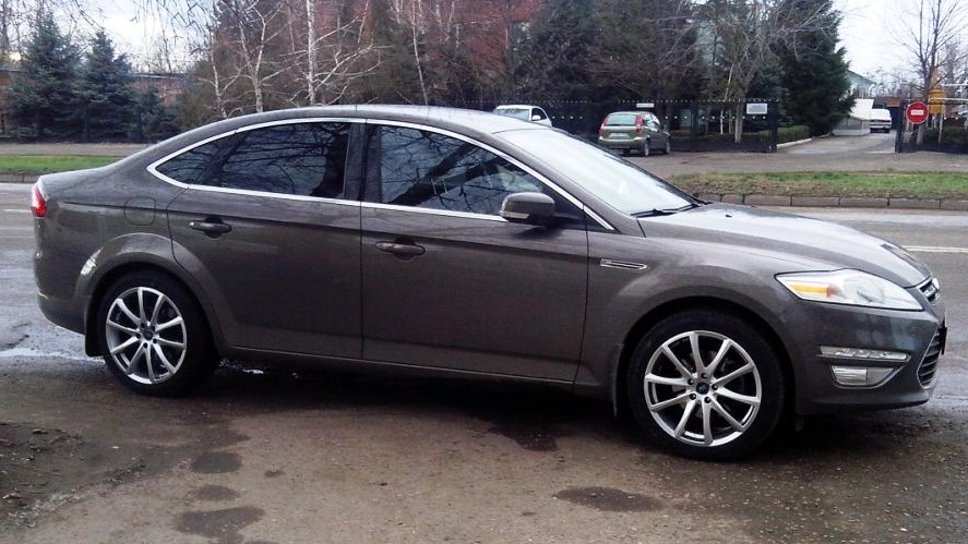 Ford Mondeo Lunar Sky