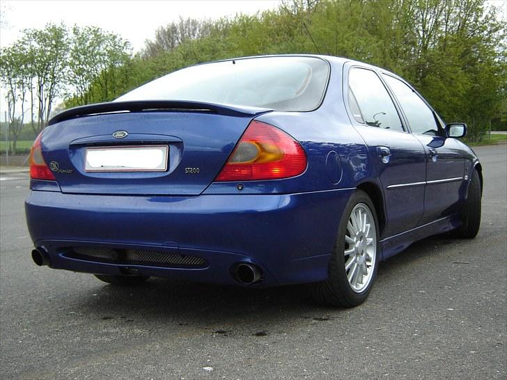 Ford Mondeo St 200