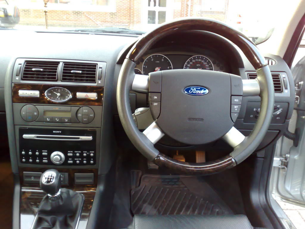 Ford Mondeo St220
