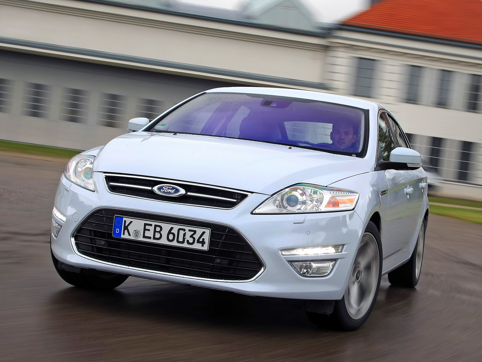 Ford Mondeo White