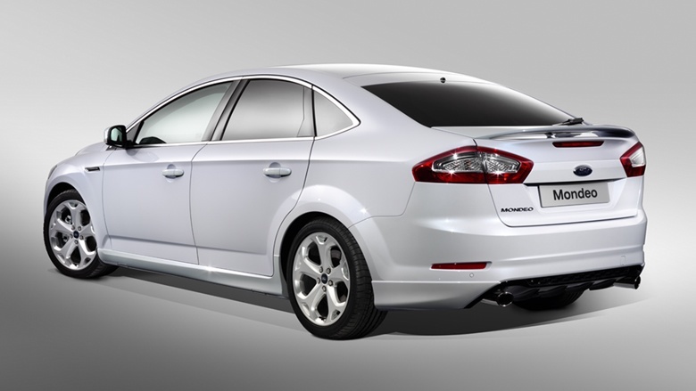 Ford Mondeo White