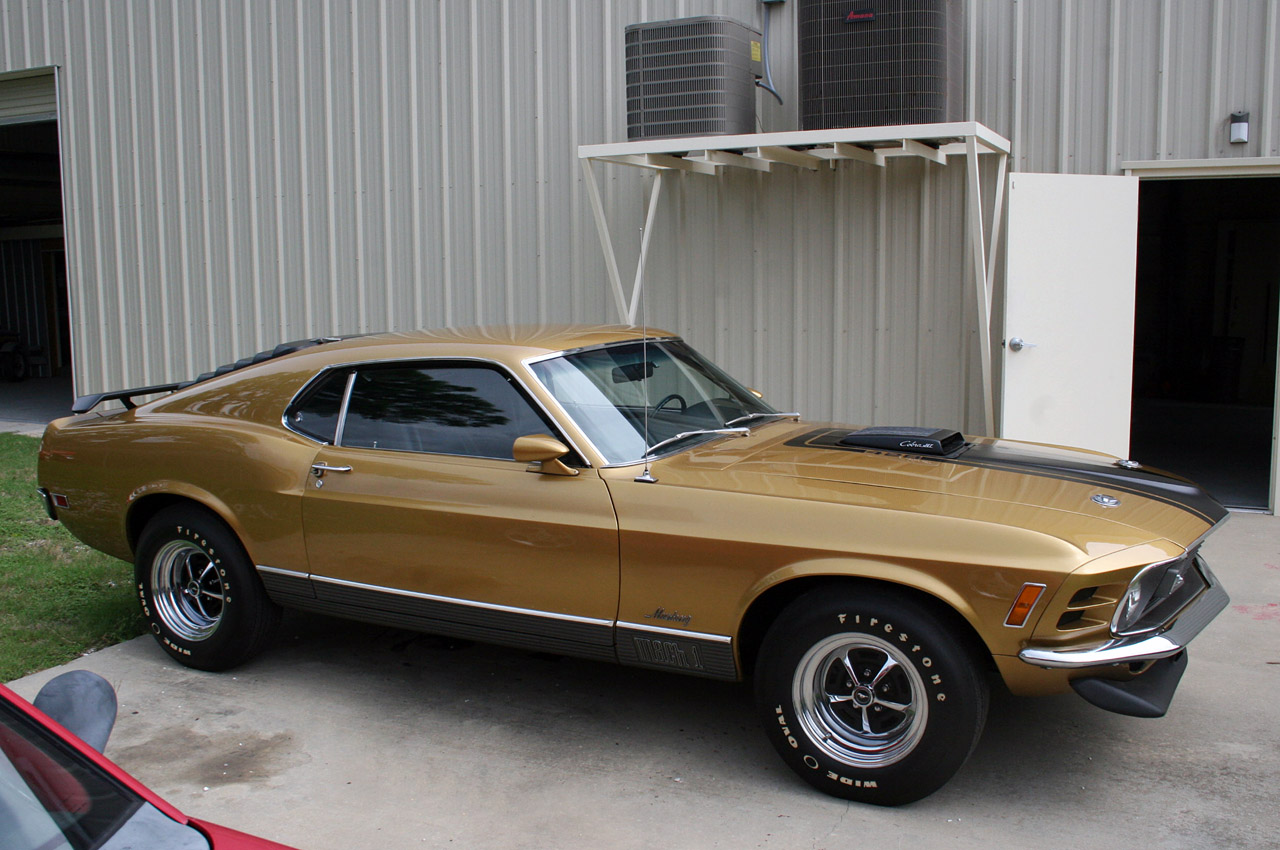 Ford Mustang 1