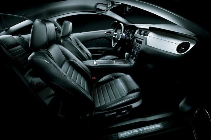 Ford Mustang Black