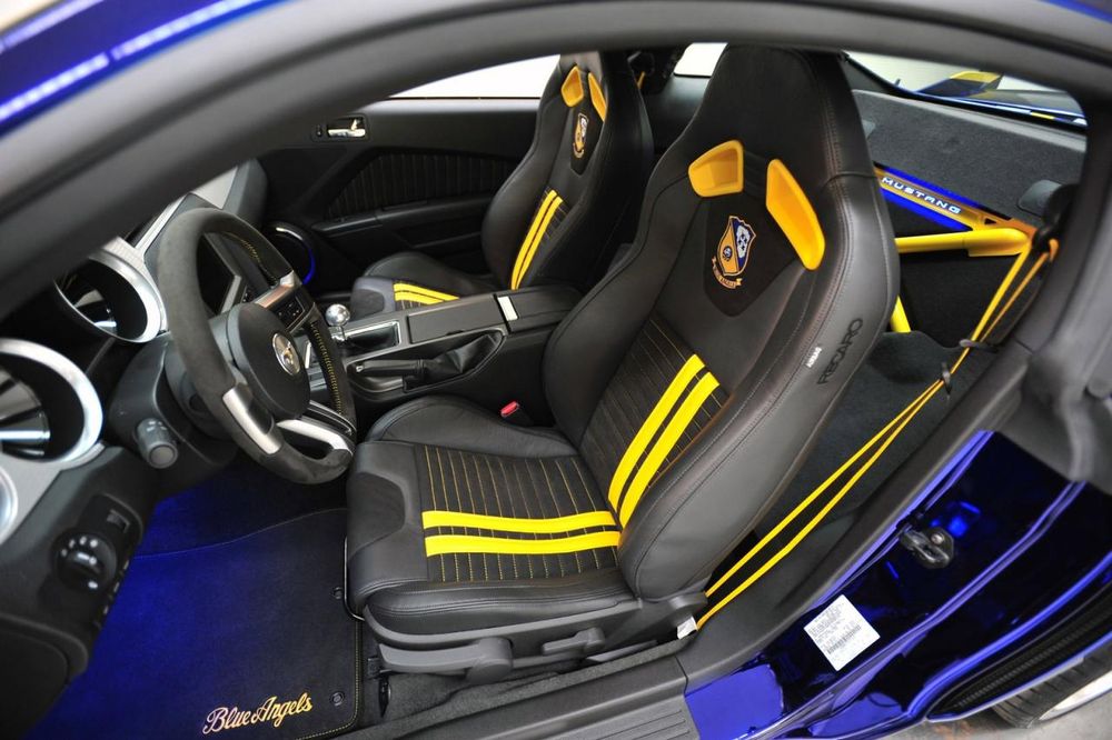 Ford Mustang Blue