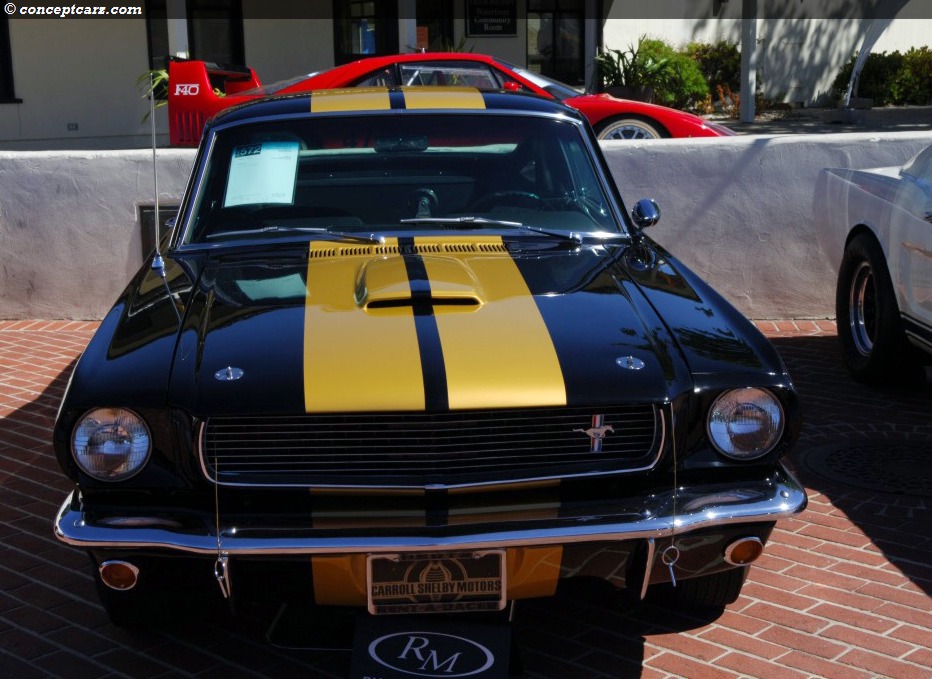 Ford Mustang Hertz