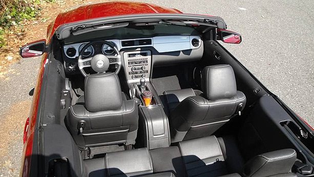 Ford Mustang V6 Convertible