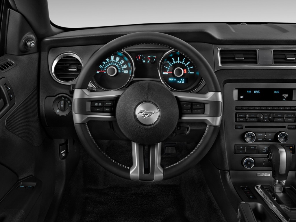 Ford Mustang V6 Coupe