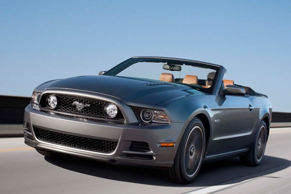 Ford Mustang V6 Premium Convertible
