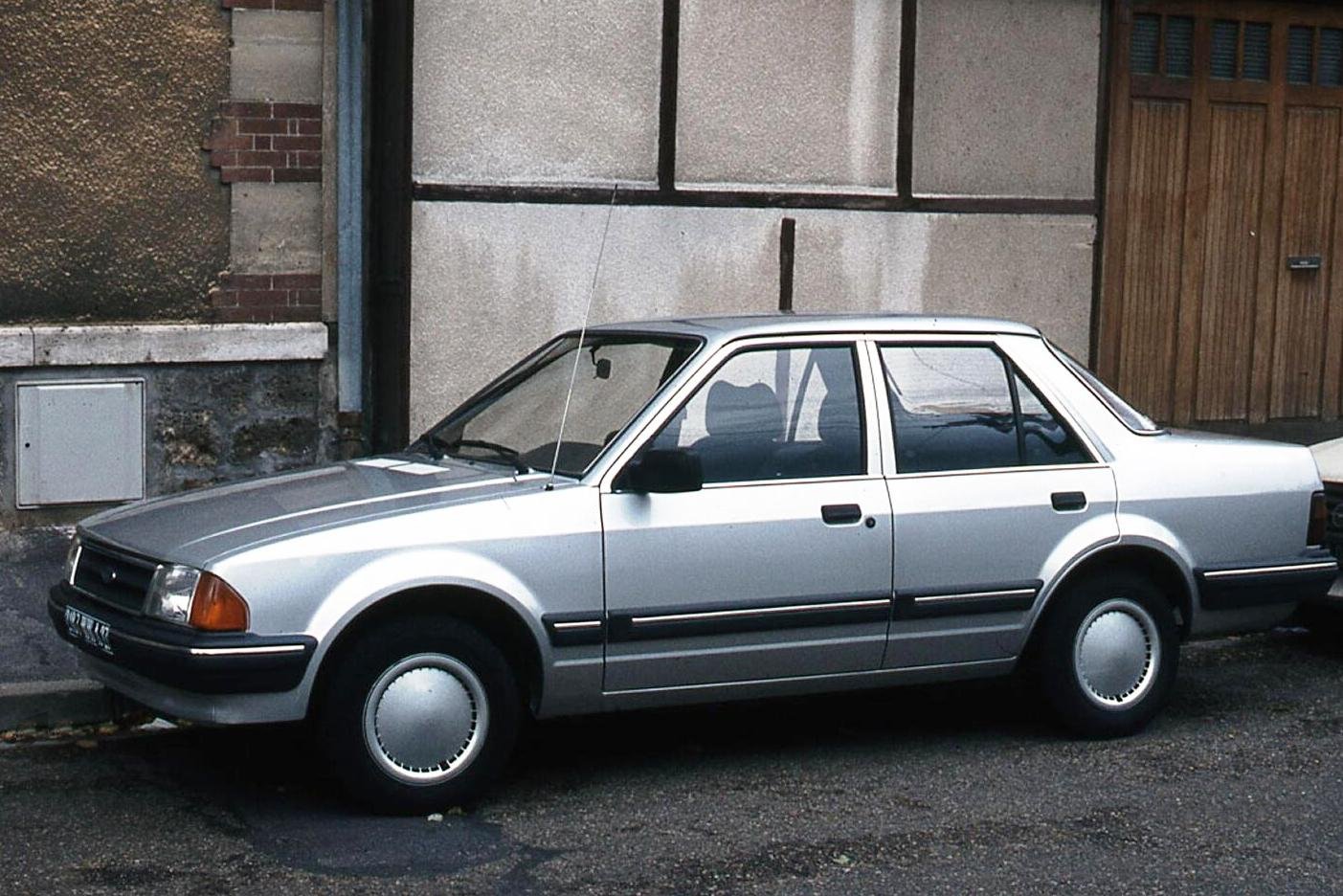 Ford Orion 1.6i Ghia
