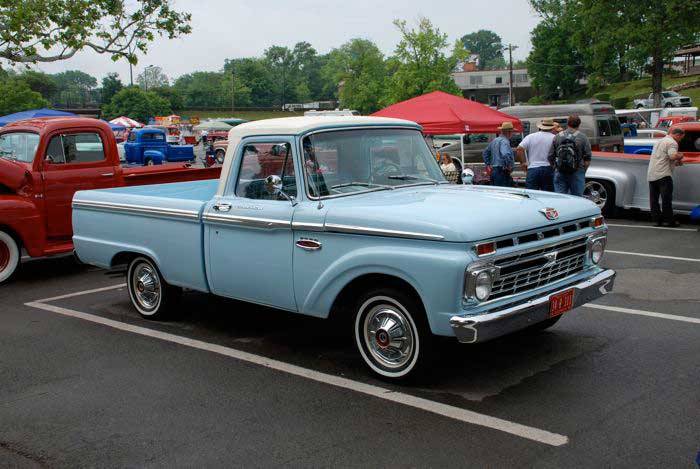 Ford F-100 Pickup