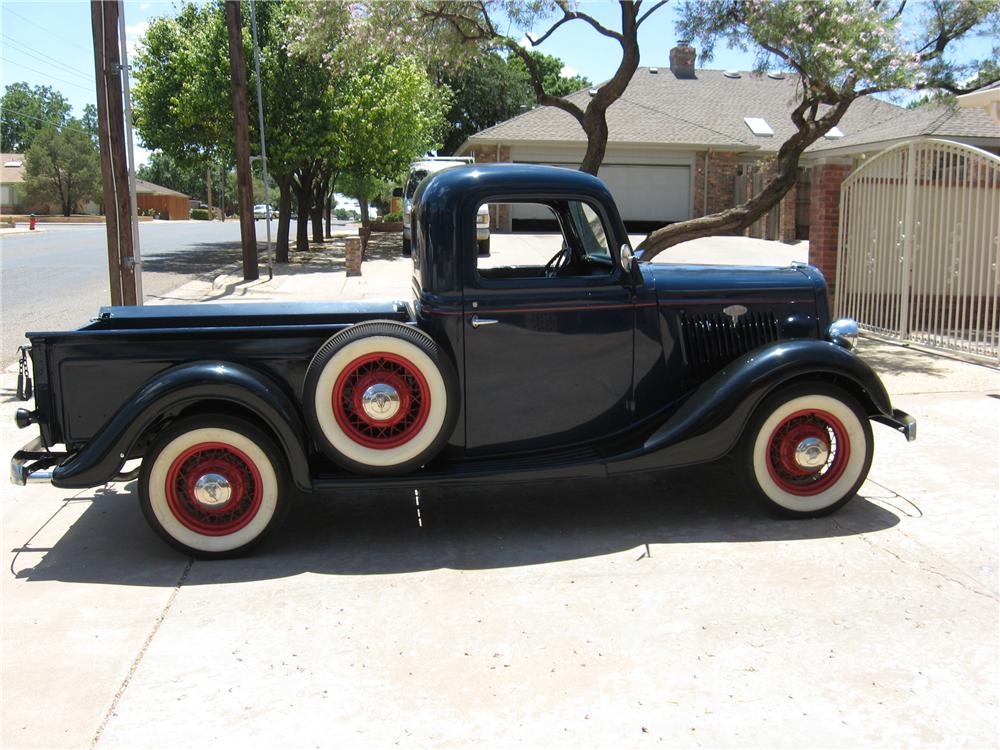 Ford Pickup V8