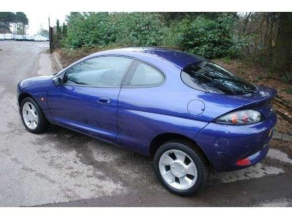 Ford Puma 2000