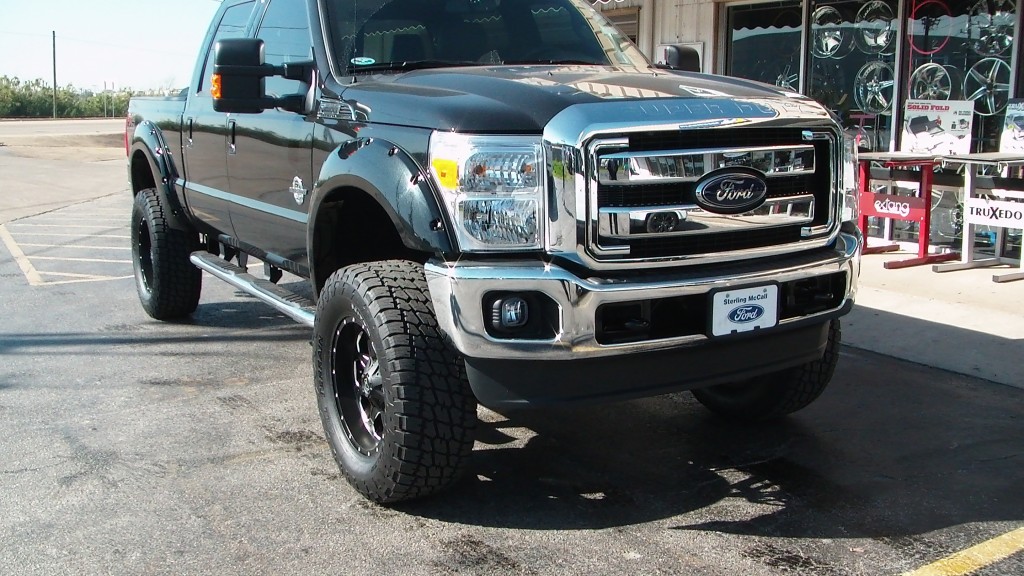 Ford Super Duty Black