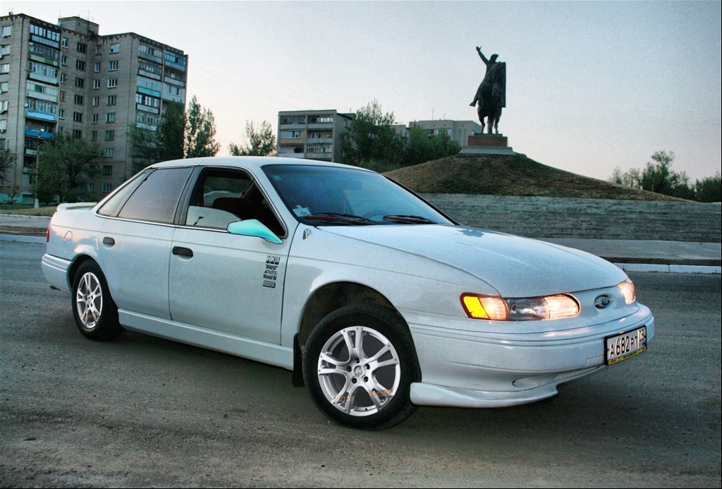 Ford Taurus 1993