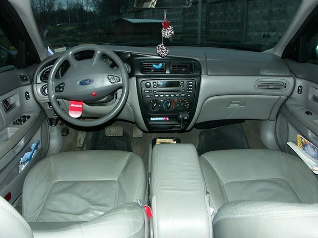 Ford Taurus 2001