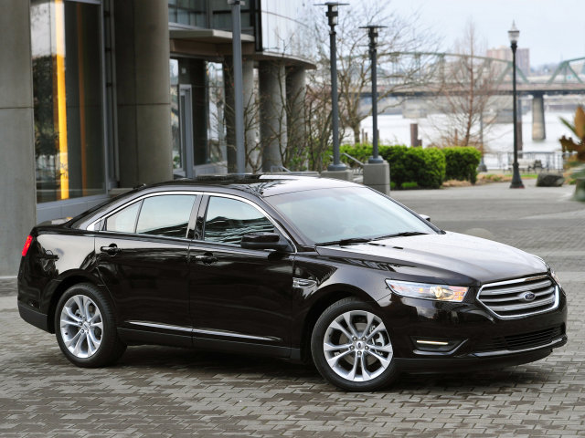 Ford Taurus 2016