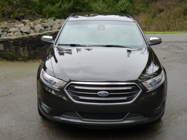 Ford Taurus Awd