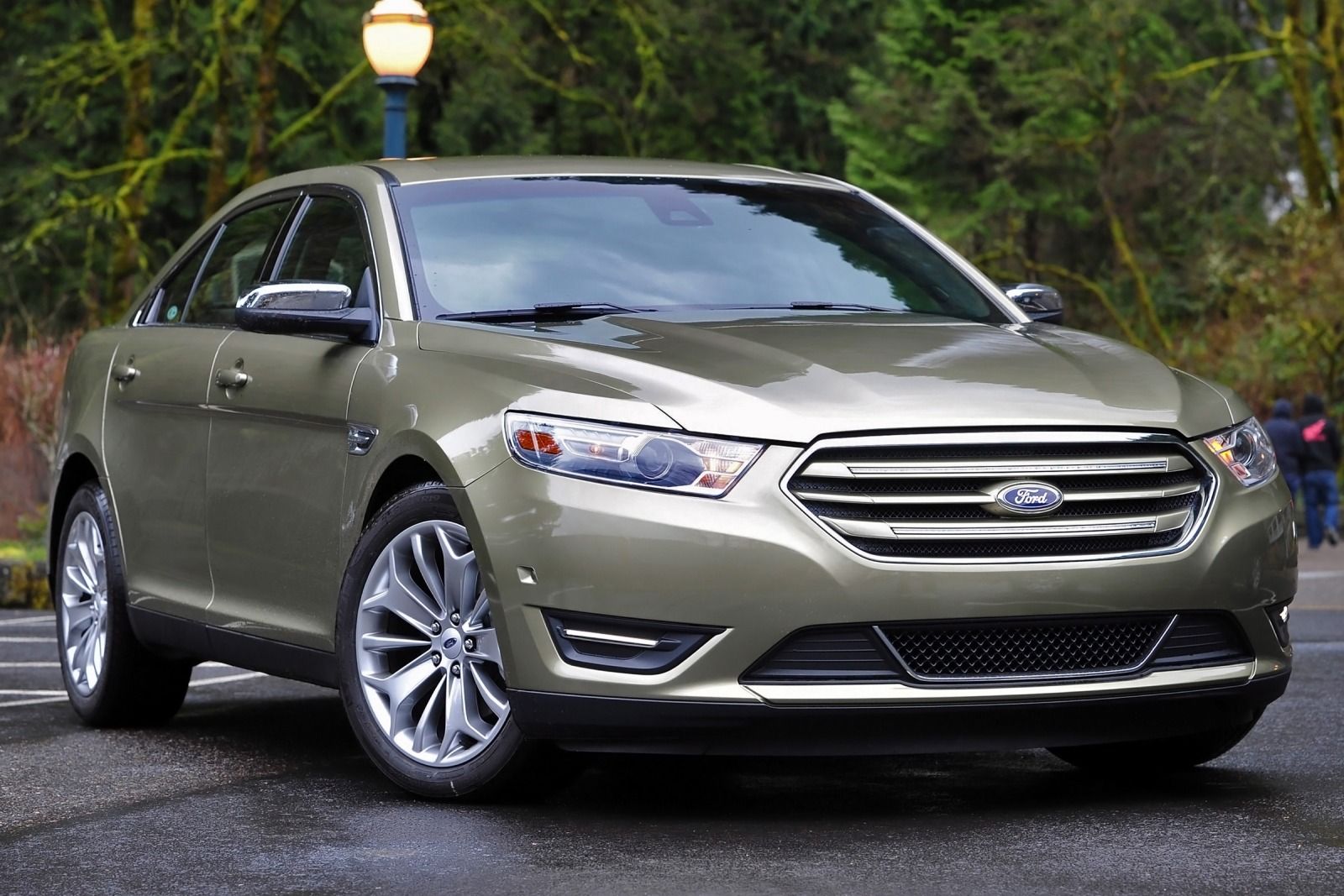 Ford Taurus Awd