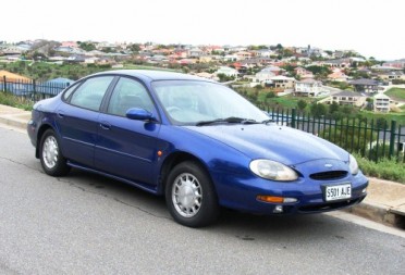 Ford Taurus Ghia