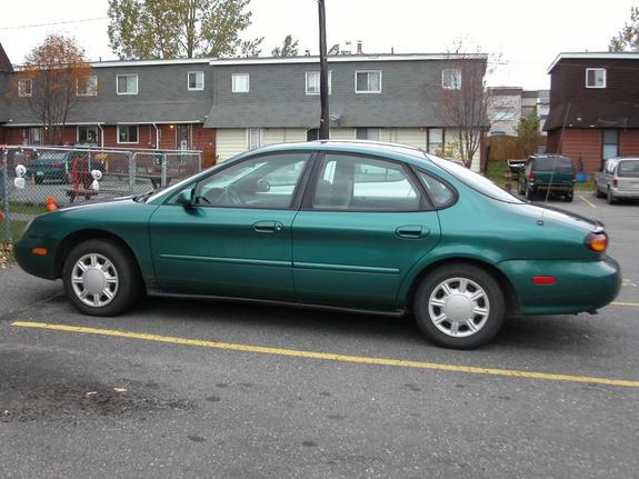Ford Taurus Green