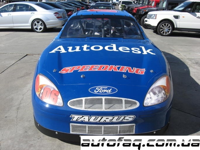 Ford Taurus Nascar