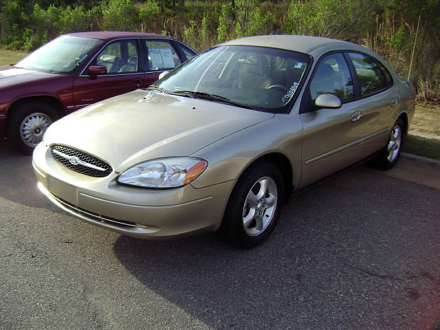 Ford Taurus Sedan