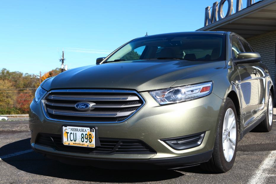 Ford Taurus Sel