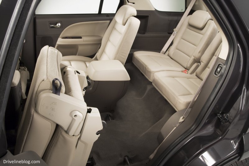 Ford Taurus Suv