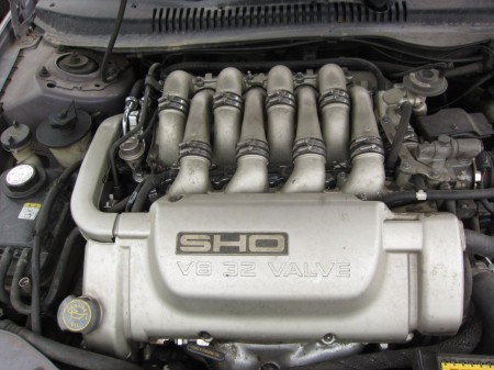 Ford Taurus V8