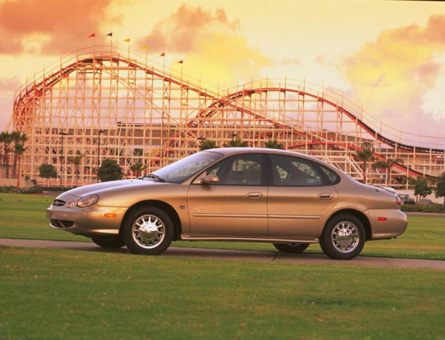 Ford Taurus V8