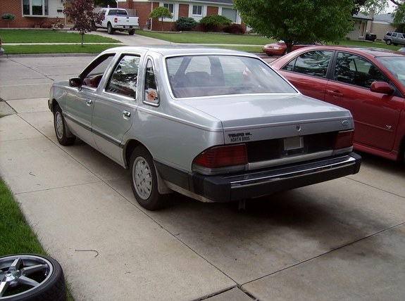 Ford Tempo 1985