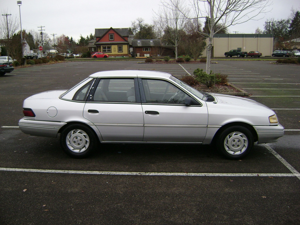 Ford Tempo 1993