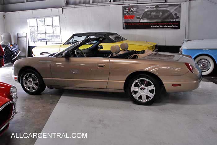 Ford Thunderbird 2005
