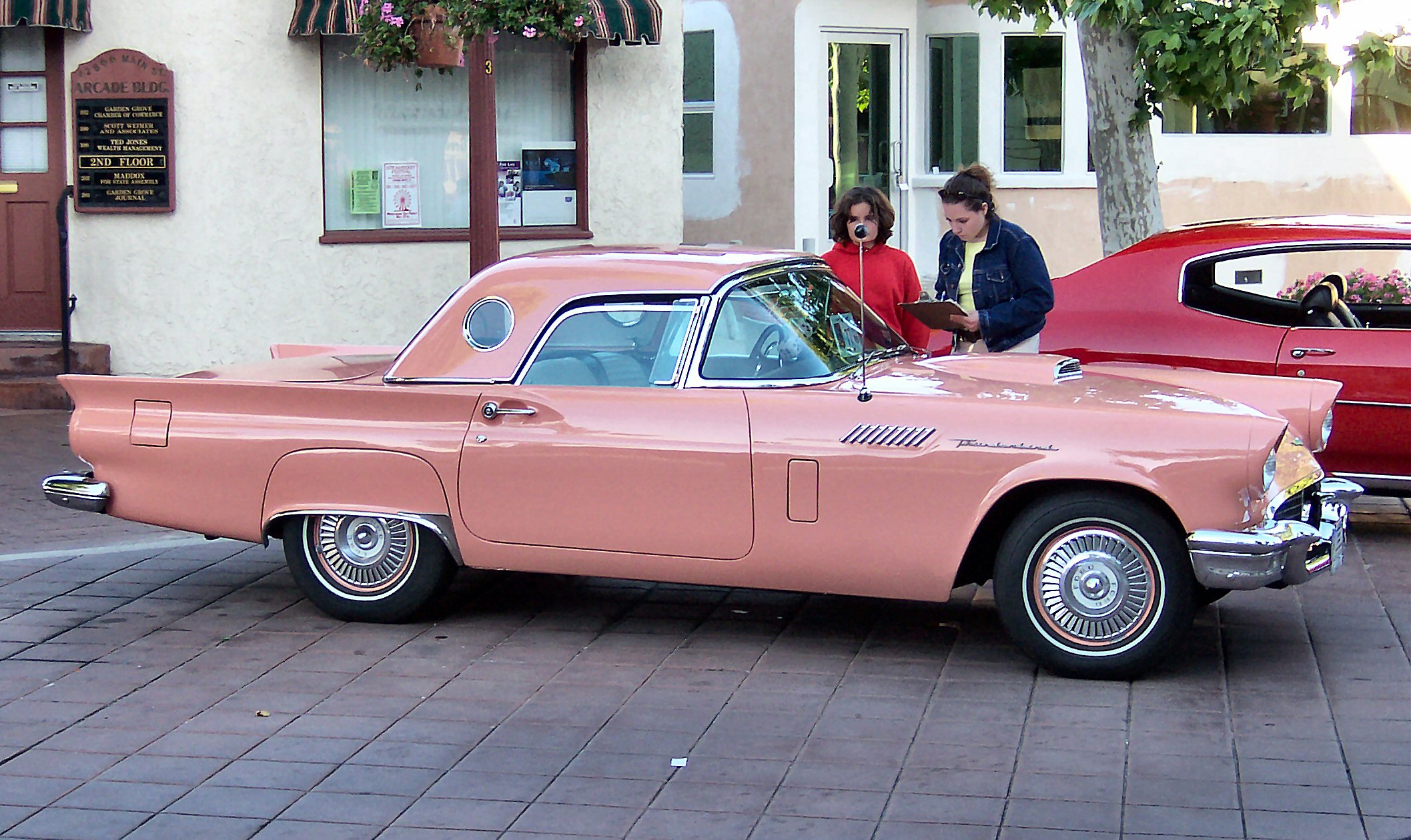 Ford Thunderbird Pink