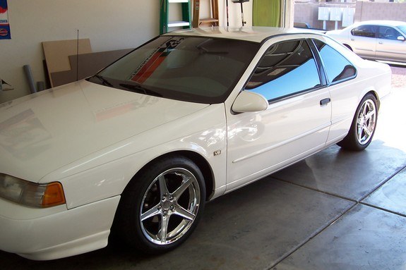 Ford Thunderbird V8
