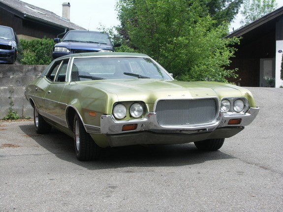 Ford Torino Sedan